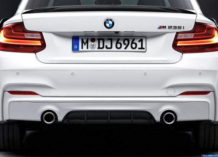 2014 BMW 2-Series Coupe with M Performance Parts - фотография 12 из 16 2014 BMW 2-Series Coupe with M Performance Parts - фотография 12 из 16