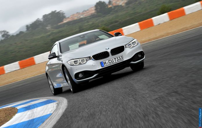 2014 BMW 435i Coupe - фотография 33 из 113 2014 BMW 435i Coupe - фотография 33 из 113