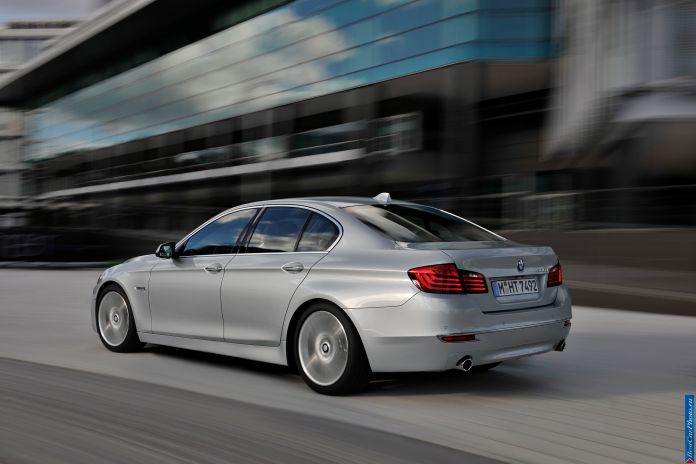 2014 BMW 5-series - фотография 2 из 55