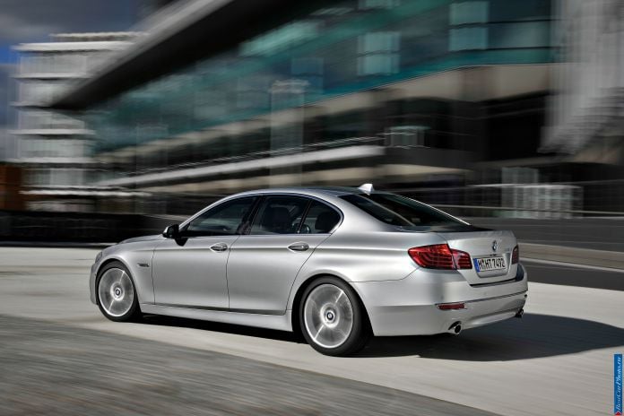 2014 BMW 5-series - фотография 3 из 55
