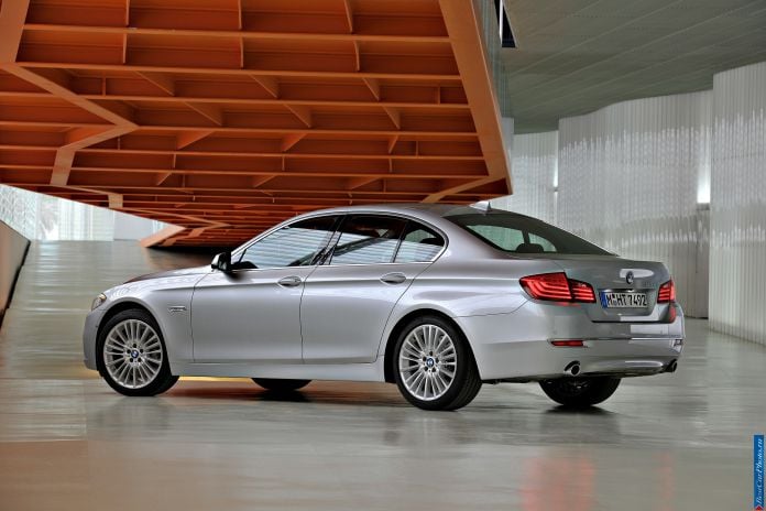 2014 BMW 5-series - фотография 11 из 55