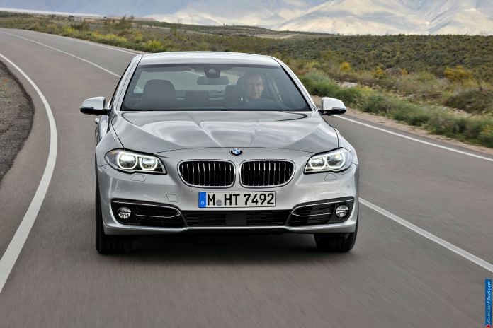 2014 BMW 5-series - фотография 17 из 55