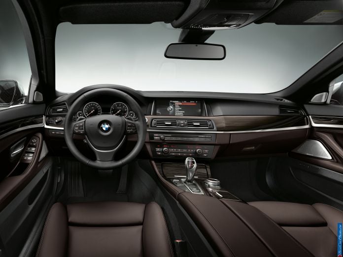 2014 BMW 5-series - фотография 49 из 55