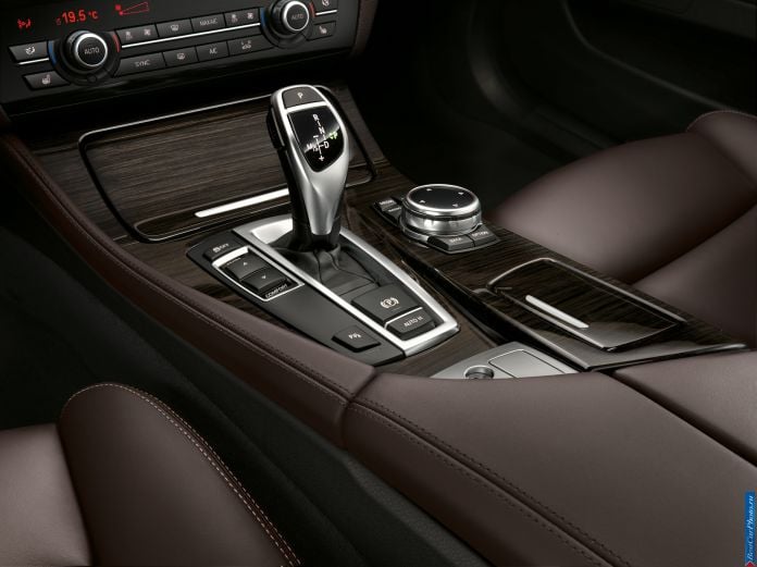 2014 BMW 5-series - фотография 51 из 55