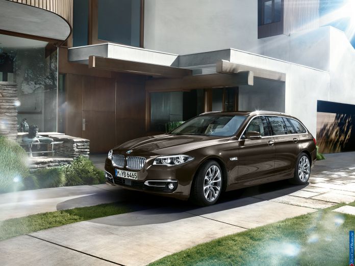 2014 BMW 5-series Touring - фотография 1 из 76