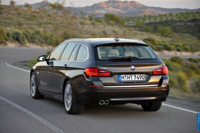 2014 BMW 5-series Touring - фотография 11 из 76