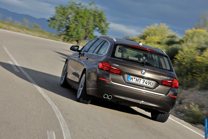 2014 BMW 5-series Touring - фотография 15 из 76