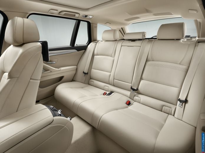 2014 BMW 5-series Touring - фотография 57 из 76
