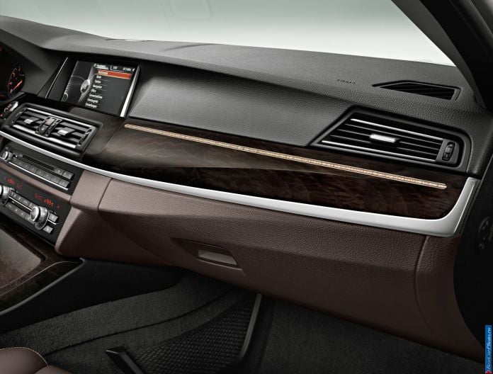 2014 BMW 5-series Touring - фотография 75 из 76 2014 BMW 5-series Touring - фотография 75 из 76