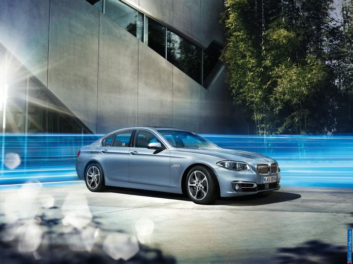 2014 BMW 5-series ActiveHybrid - фотография 1 из 7