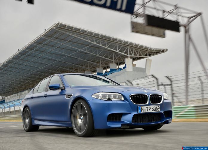 2014 BMW M5 - фотография 16 из 55