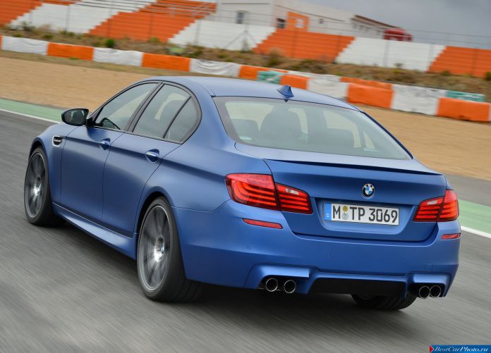 2014 BMW M5 - фотография 28 из 55