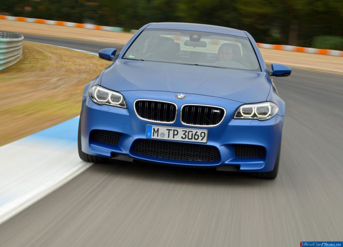 2014 BMW M5 - фотография 32 из 55