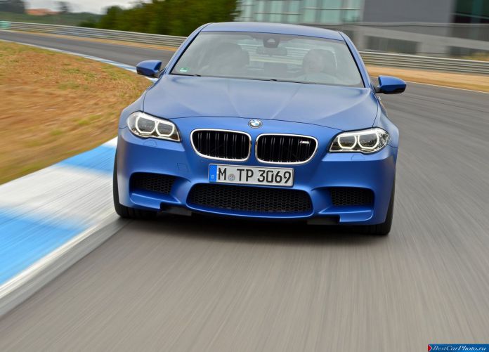 2014 BMW M5 - фотография 33 из 55