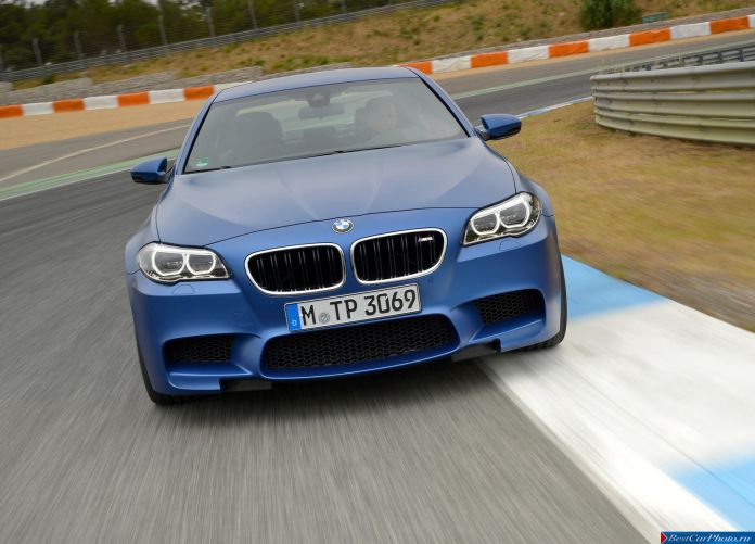 2014 BMW M5 - фотография 34 из 55