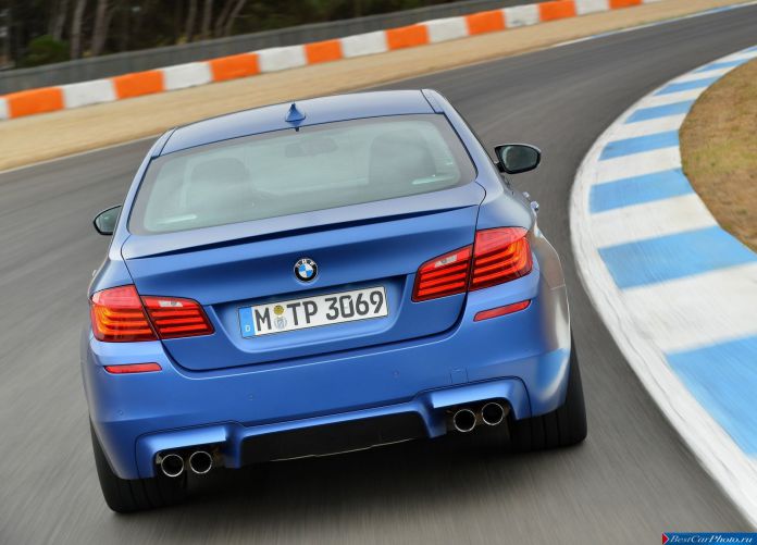 2014 BMW M5 - фотография 36 из 55