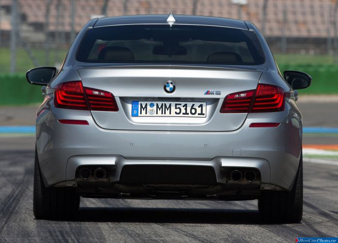 2014 BMW M5 - фотография 37 из 55