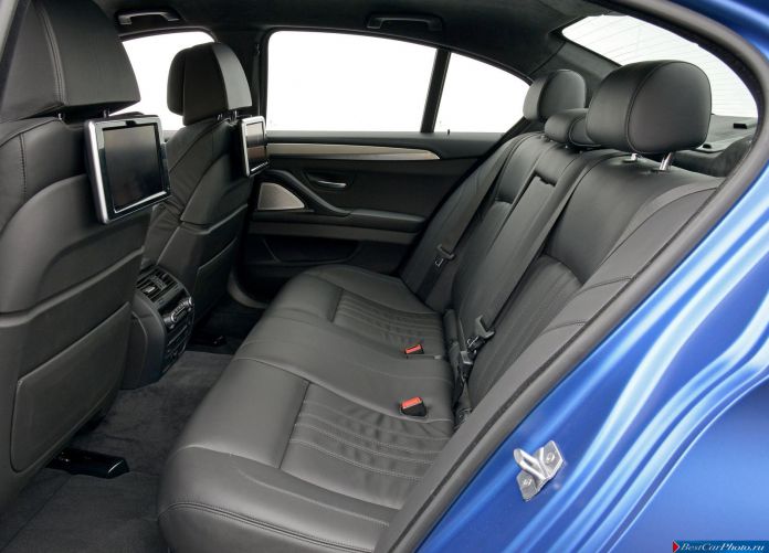 2014 BMW M5 - фотография 44 из 55