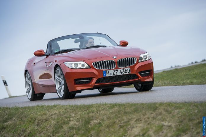 2014 BMW Z4 Roadster1 - фотография 40 из 224 2014 BMW Z4 Roadster1 - фотография 40 из 224