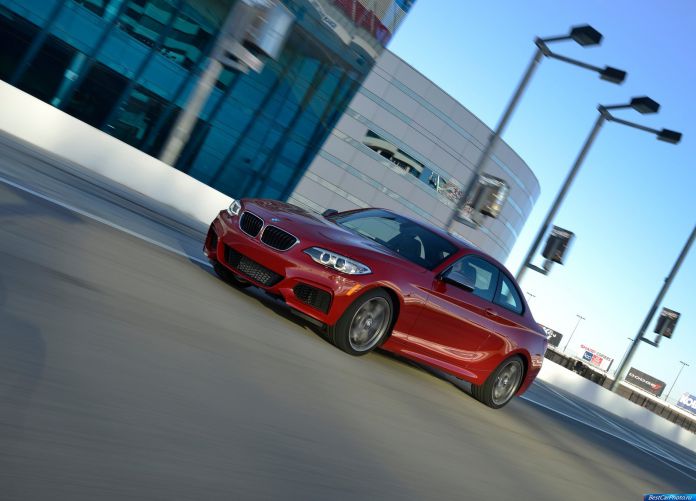 2014 BMW M235i Coupe - фотография 20 из 98