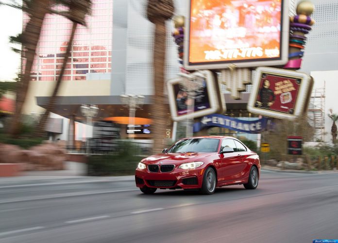 2014 BMW M235i Coupe - фотография 41 из 98
