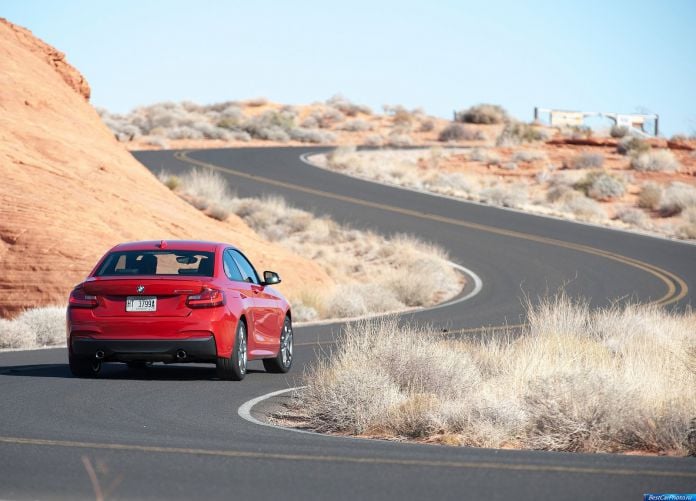 2014 BMW M235i Coupe - фотография 79 из 98