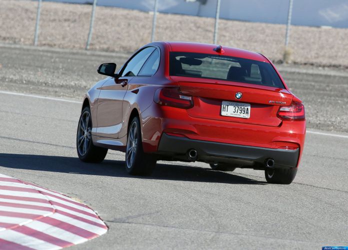 2014 BMW M235i Coupe - фотография 80 из 98 2014 BMW M235i Coupe - фотография 80 из 98