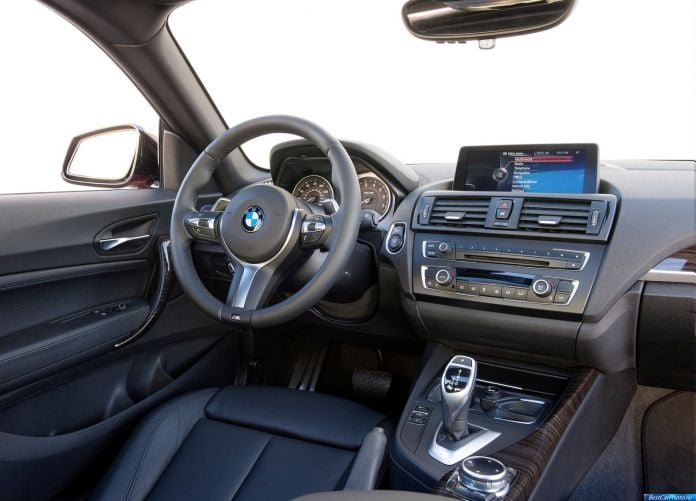 2014 BMW M235i Coupe - фотография 93 из 98