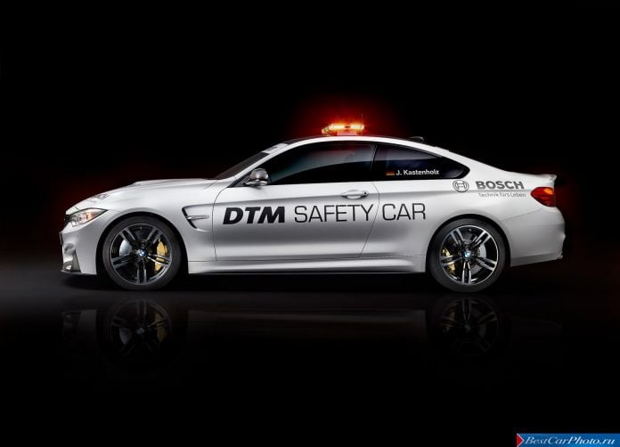 2014 BMW M4 Coupe DTM Safety Car - фотография 2 из 12