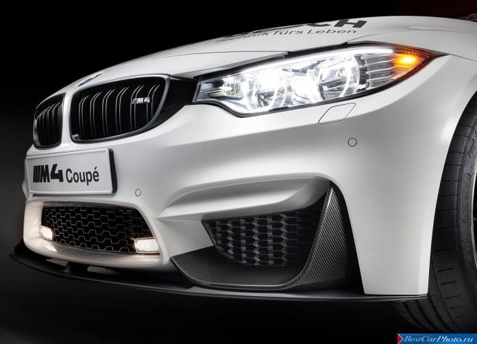 2014 BMW M4 Coupe DTM Safety Car - фотография 8 из 12