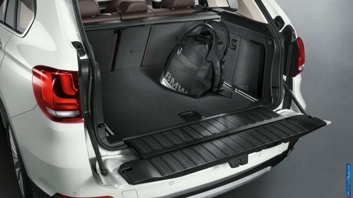2014 BMW X5 M50d - фотография 18 из 33