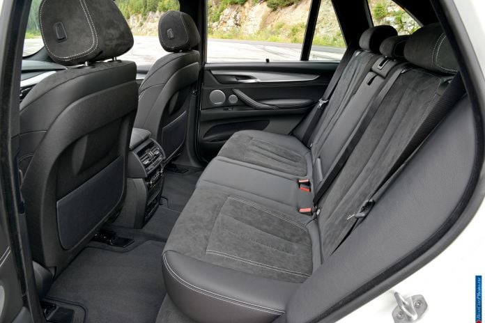 2014 BMW X5 M50d - фотография 29 из 33 2014 BMW X5 M50d - фотография 29 из 33