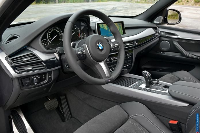 2014 BMW X5 M50d - фотография 31 из 33