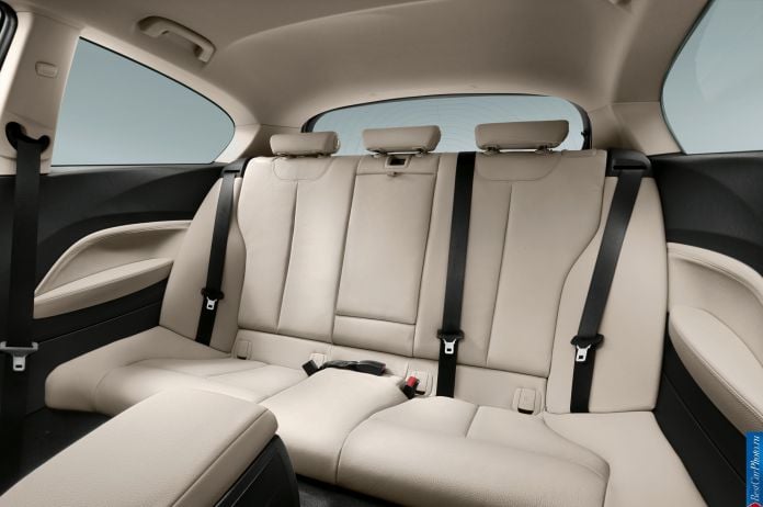 2015 BMW 1-Series 3-door - фотография 41 из 53