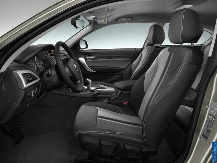 2015 BMW 1-Series 3-door - фотография 45 из 53 2015 BMW 1-Series 3-door - фотография 45 из 53
