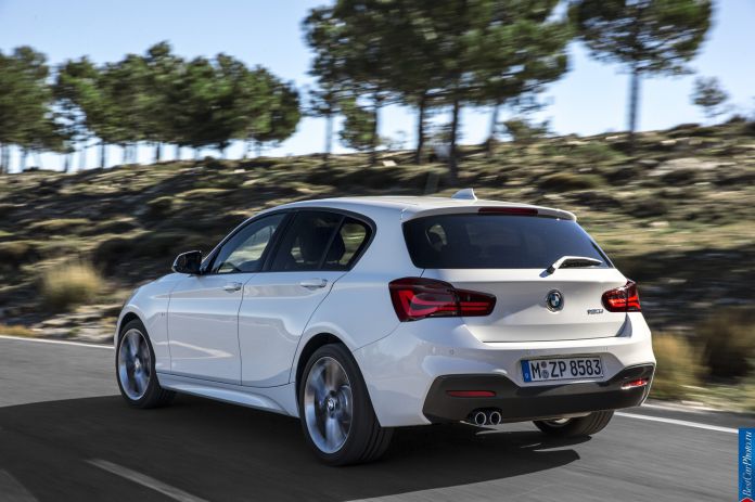 2015 BMW 1-Series M Sport - фотография 2 из 61