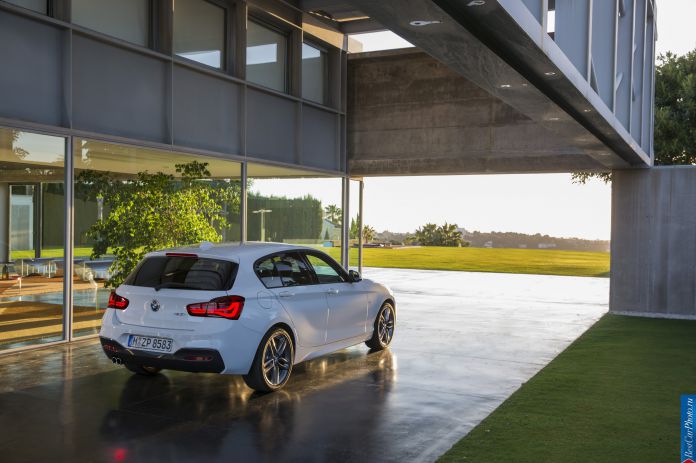 2015 BMW 1-Series M Sport - фотография 10 из 61