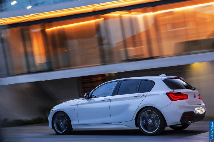 2015 BMW 1-Series M Sport - фотография 17 из 61