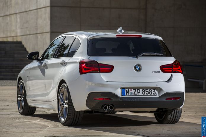 2015 BMW 1-Series M Sport - фотография 25 из 61