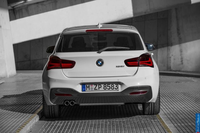 2015 BMW 1-Series M Sport - фотография 35 из 61 2015 BMW 1-Series M Sport - фотография 35 из 61