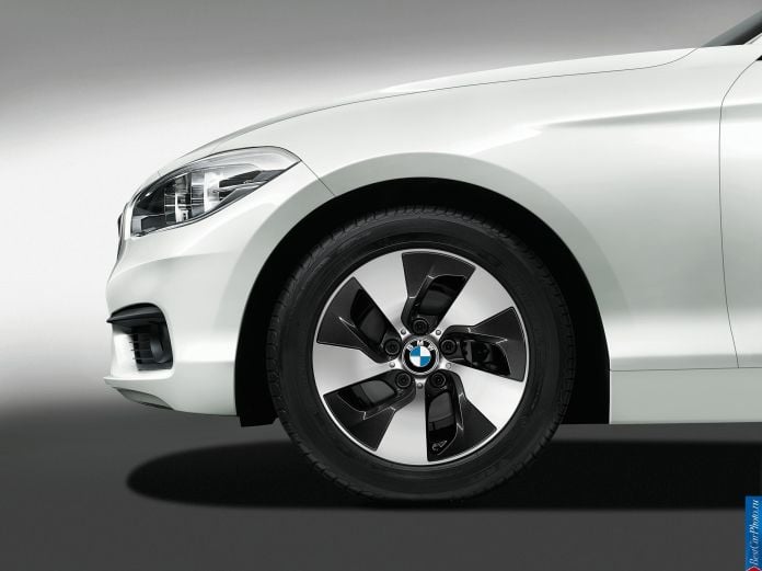 2015 BMW 1-Series M Sport - фотография 46 из 61 2015 BMW 1-Series M Sport - фотография 46 из 61