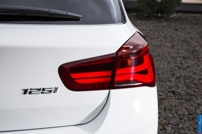 2015 BMW 1-Series M Sport - фотография 48 из 61 2015 BMW 1-Series M Sport - фотография 48 из 61