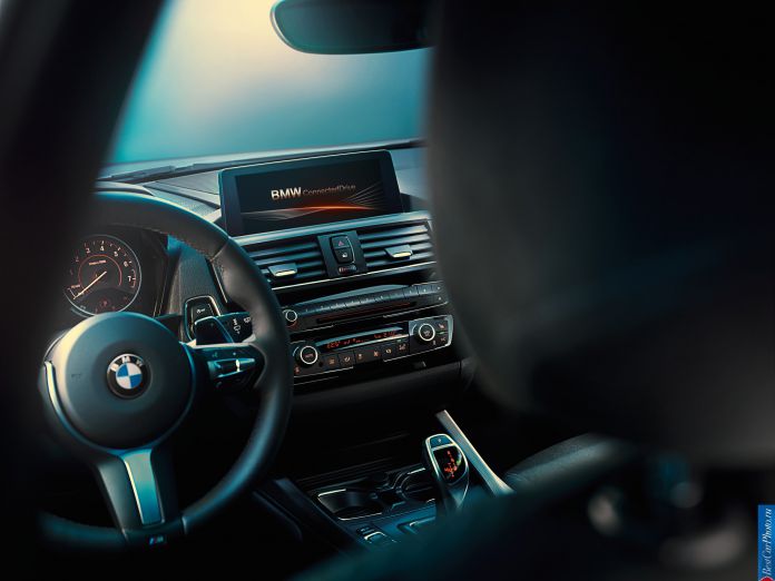2015 BMW 1-Series M Sport - фотография 54 из 61