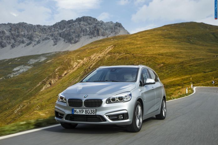 2015 BMW 225XE Active Tourer - фотография 1 из 56