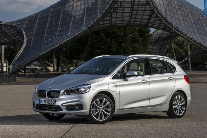 2015 BMW 225XE Active Tourer - фотография 7 из 56