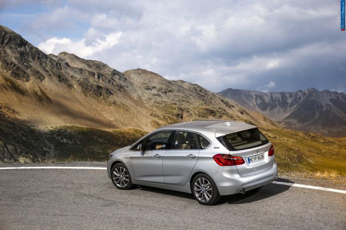 2015 BMW 225XE Active Tourer - фотография 11 из 56