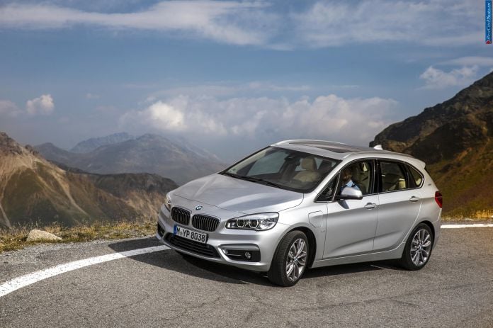2015 BMW 225XE Active Tourer - фотография 12 из 56