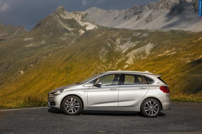 2015 BMW 225XE Active Tourer - фотография 15 из 56