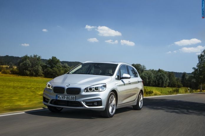 2015 BMW 225XE Active Tourer - фотография 22 из 56 2015 BMW 225XE Active Tourer - фотография 22 из 56