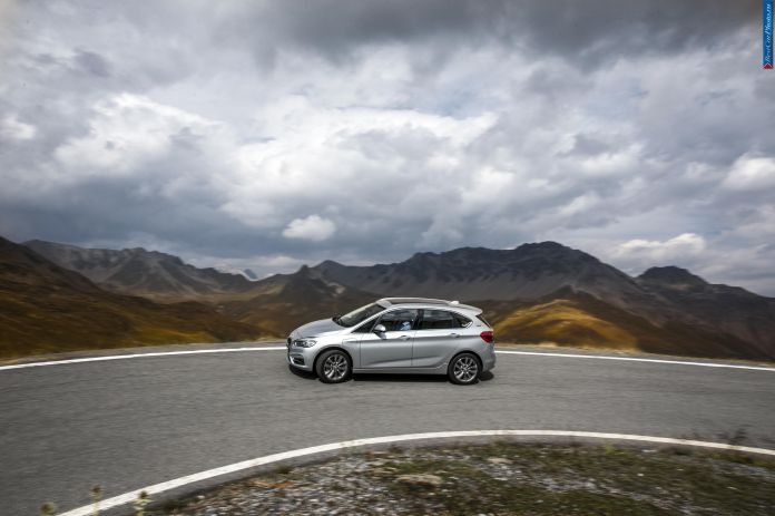 2015 BMW 225XE Active Tourer - фотография 23 из 56